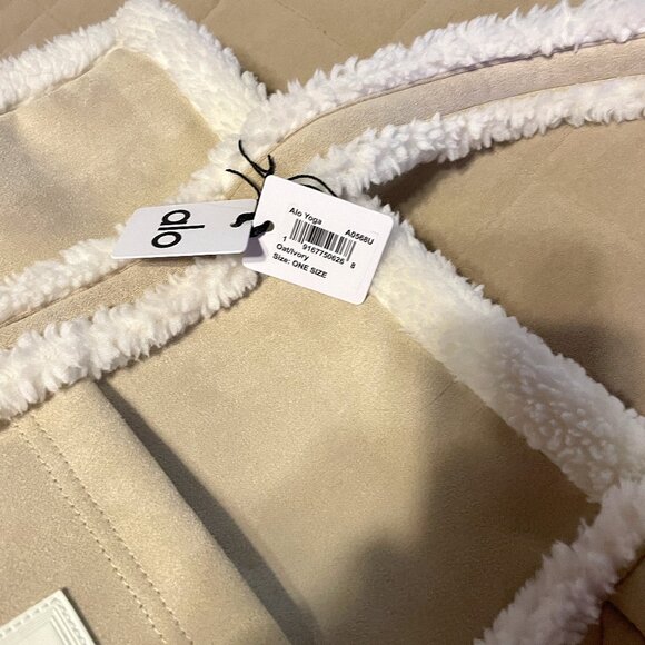 WINTERFUN TOTE BAG Oat/Ivory *NEW* w/tags RARE - Picture 4 of 9